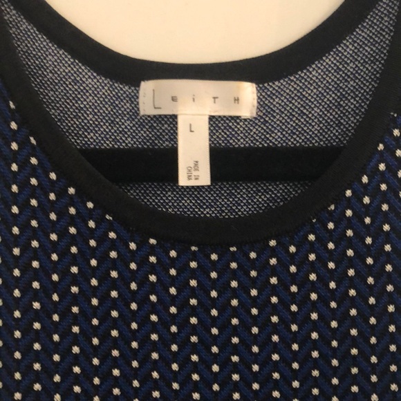 Knit pattern crop top - Picture 2 of 4